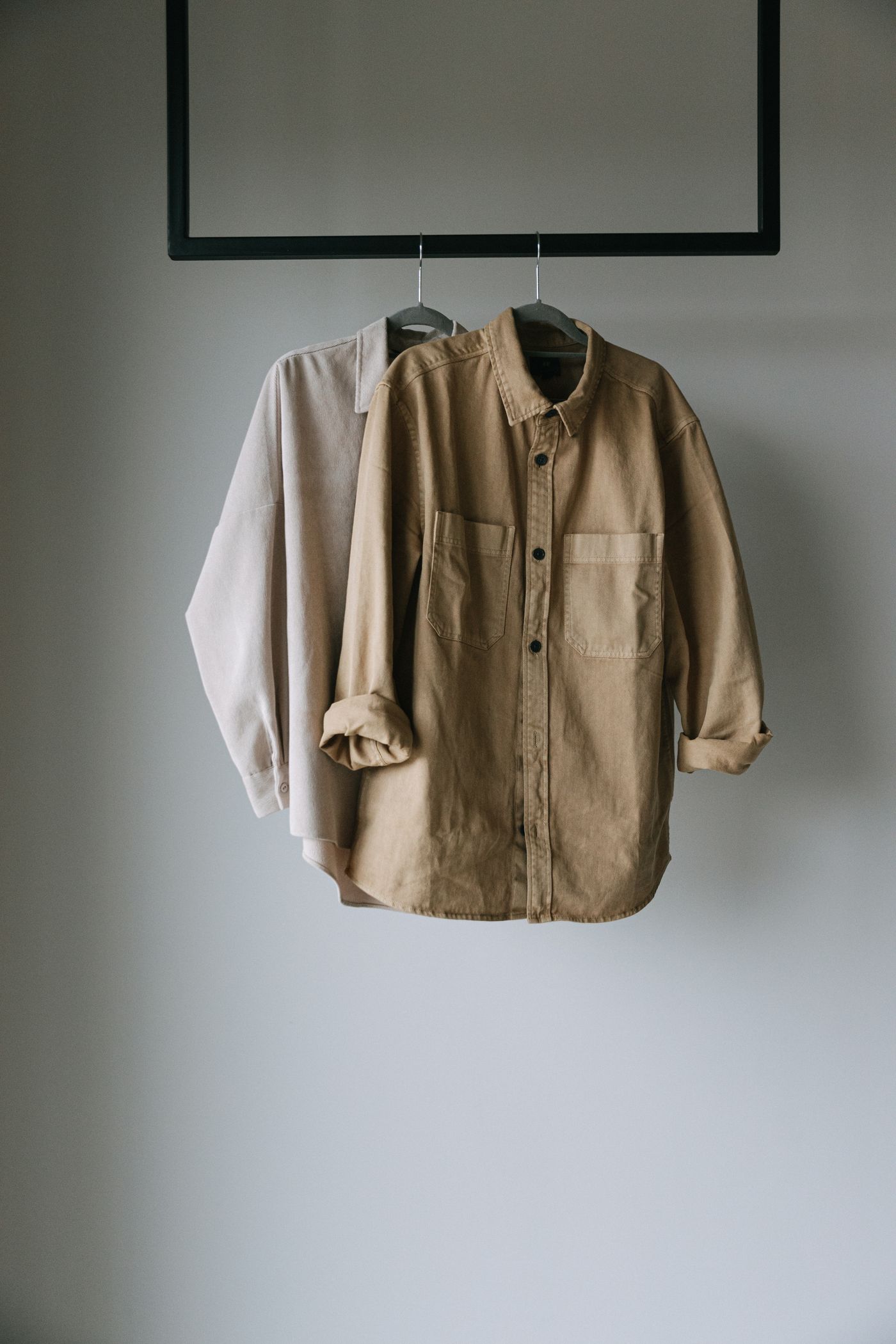 Mann im Wollmantel — VibeeCloth